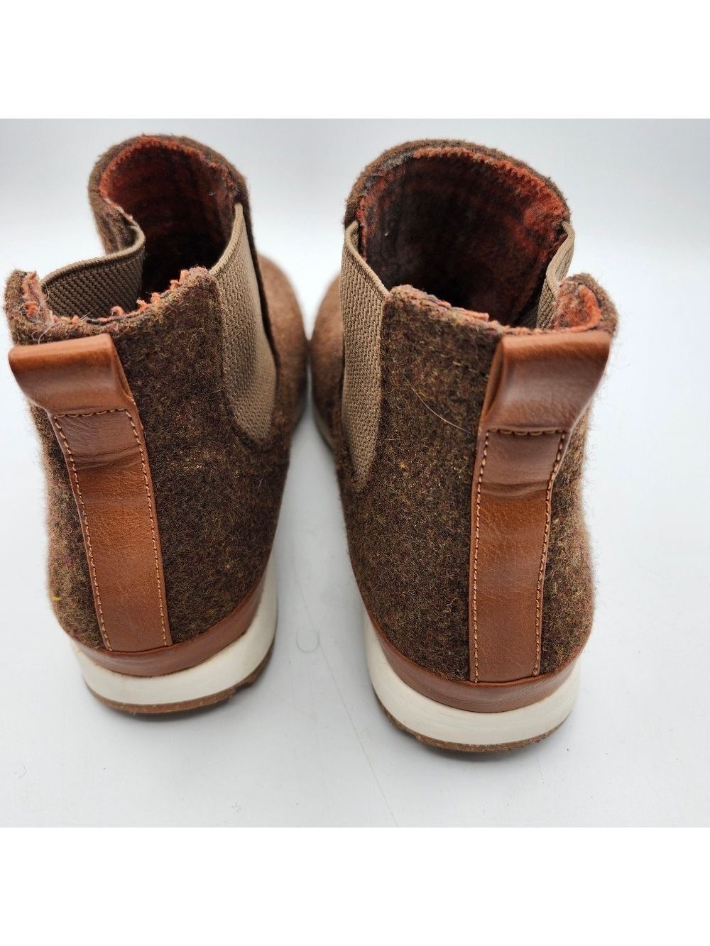 b.o.c. Brown Wool Felt & Leather Ankle Booties NWOT Sz 9 - Picture 3 of 6